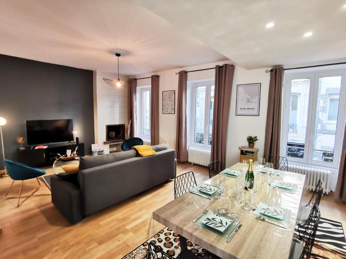 Premier Chapitre - Design Et Charme De L'Ancien En Coeur De Ville แซงต์-บรีเออ ภายนอก รูปภาพ